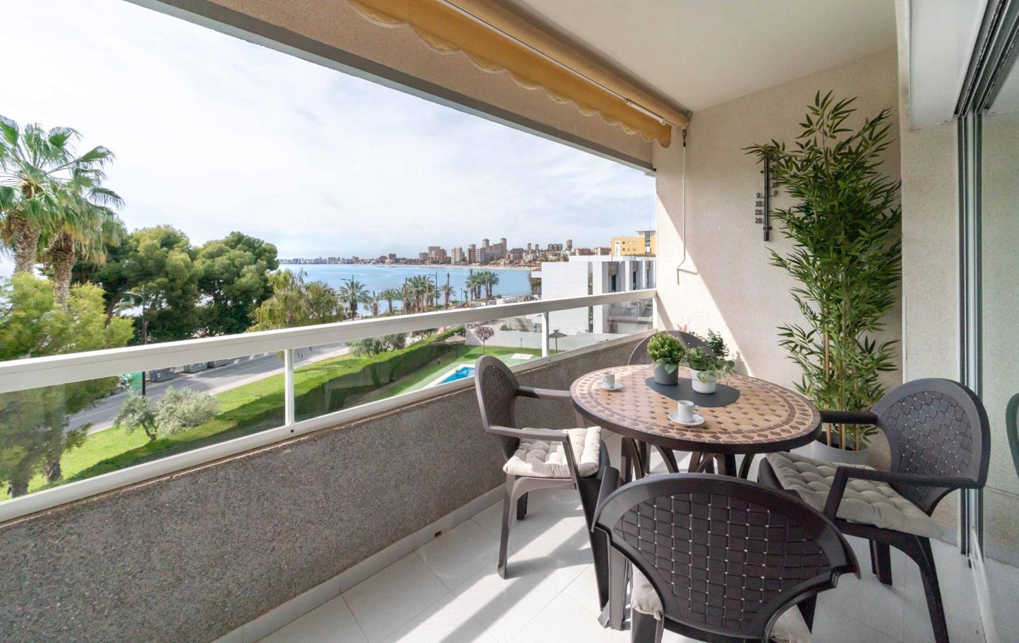 B L U E: Muchavista Sea View Apartment El Campello Dış mekan fotoğraf